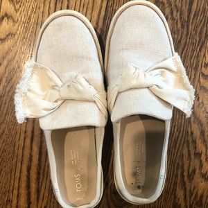 Tom’s slip on sneaker